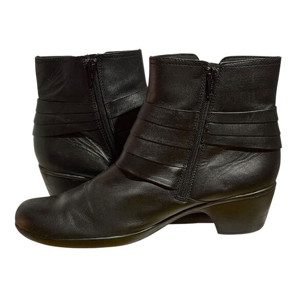 Clarks Black Leather Ankle Boots Women's Size 12 M Pointed Toe Comfort Western - Picture 7 of 8